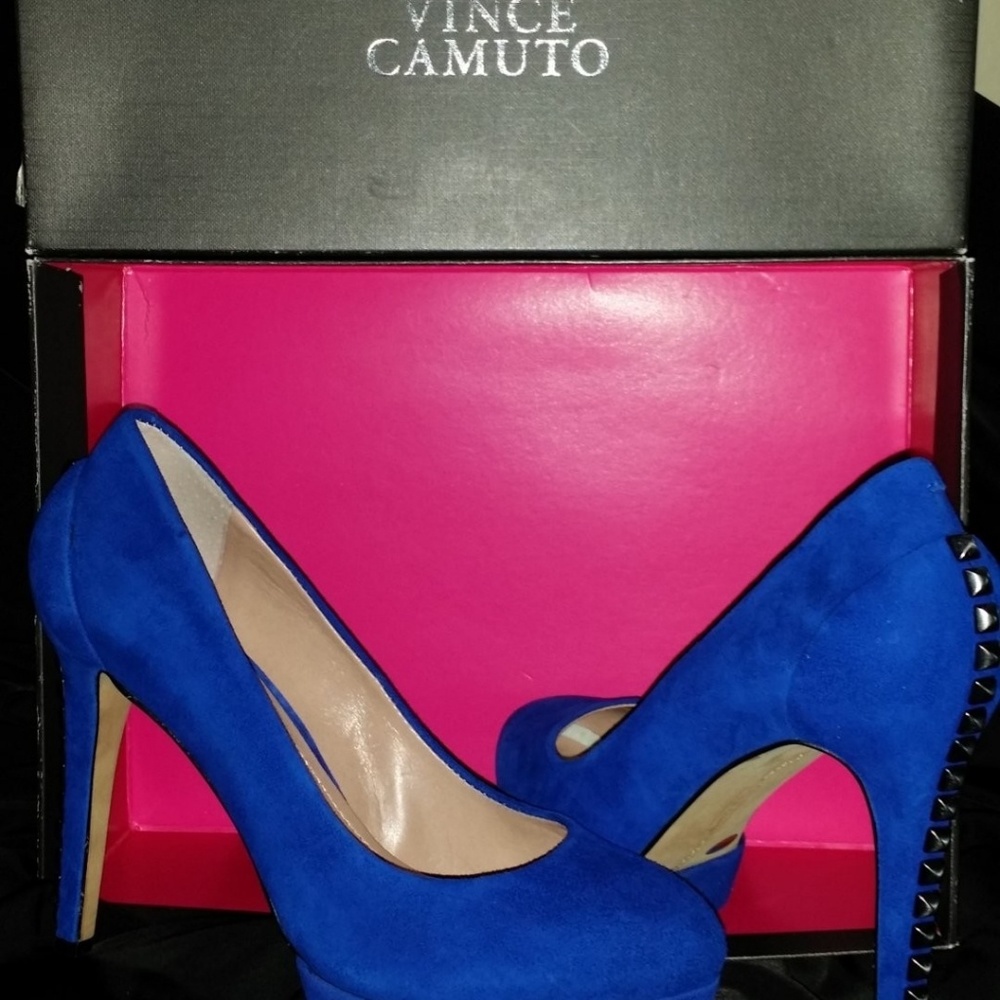 Vince Camuto suede shoes 7.5